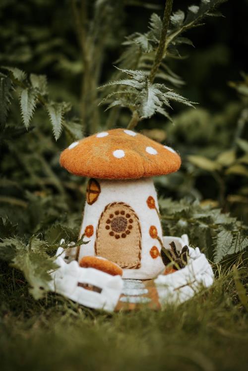Mushroom house w garden