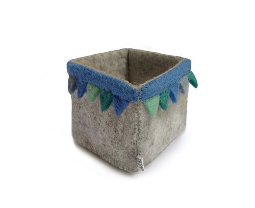 Basket, Flags, Mint, Small